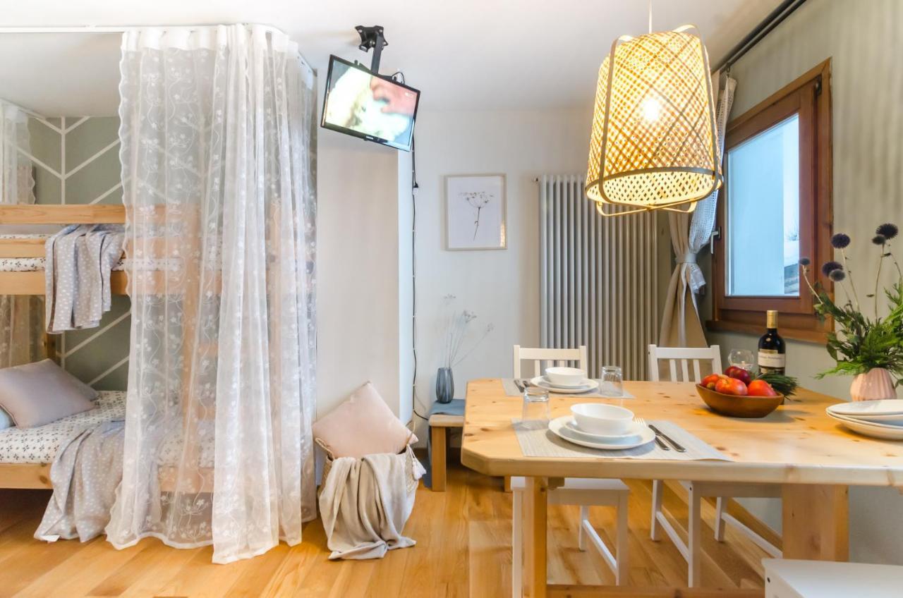 Villa Recla Ronzone Eksteriør billede
